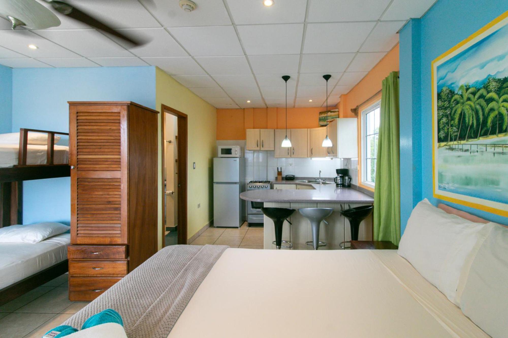 Aqua Point Condos Rentals ボカス・タウン エクステリア 写真
